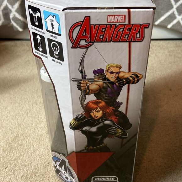 BNWT - MARVEL DISNEY AVENGERS HULK 2 FLYING FIGURINE - Picture 7 of 8